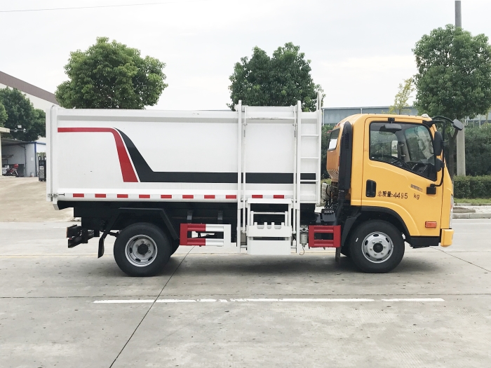 大運側(cè)掛桶式垃圾車