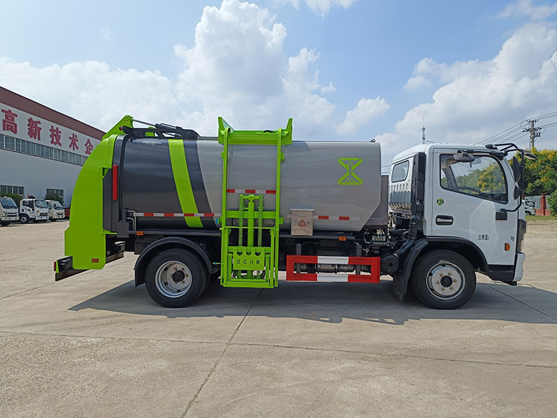 東風(fēng)小多利卡餐廚垃圾車